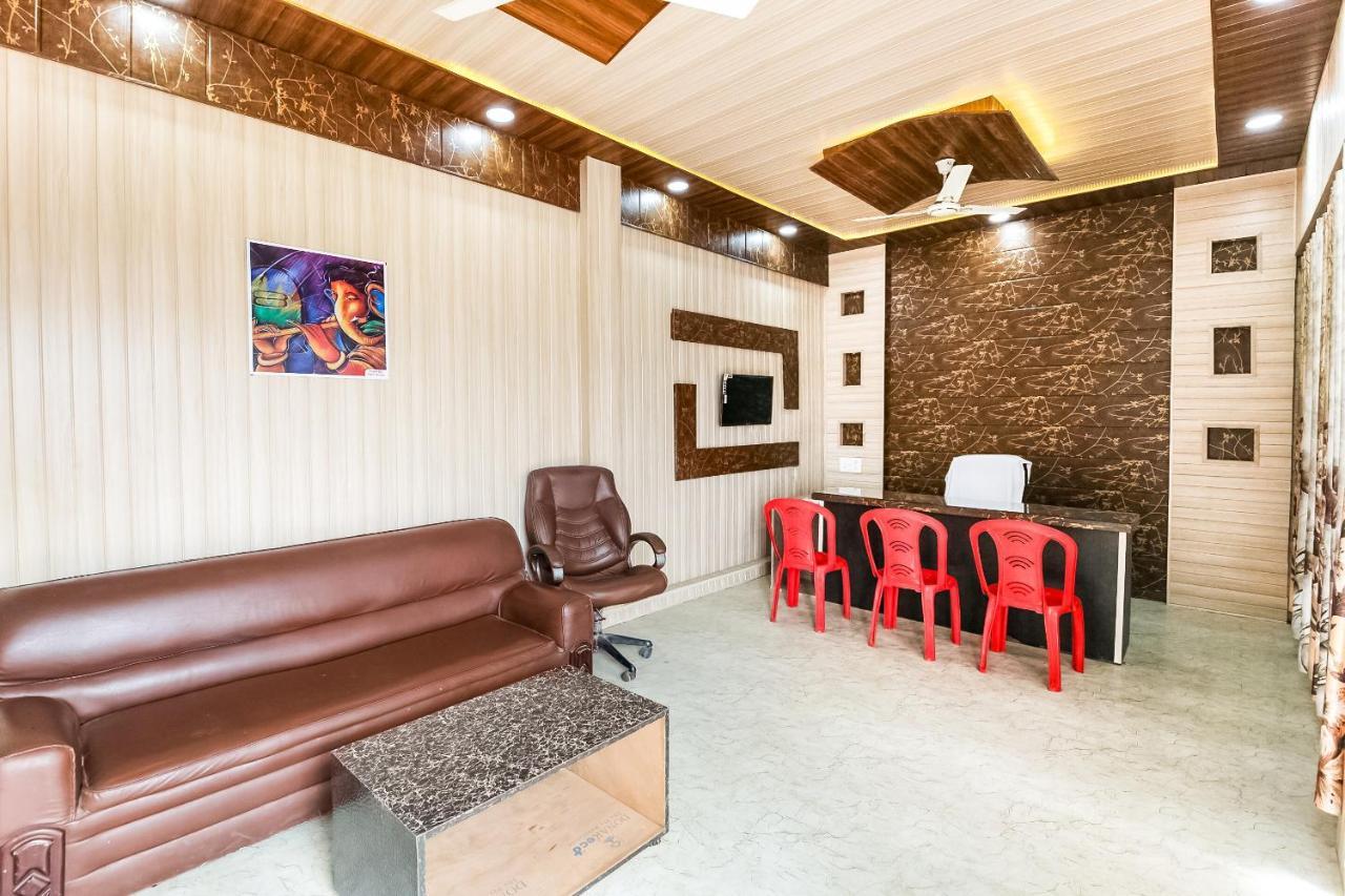 Oyo 69647 Yash Lodge ジャバルプル エクステリア 写真